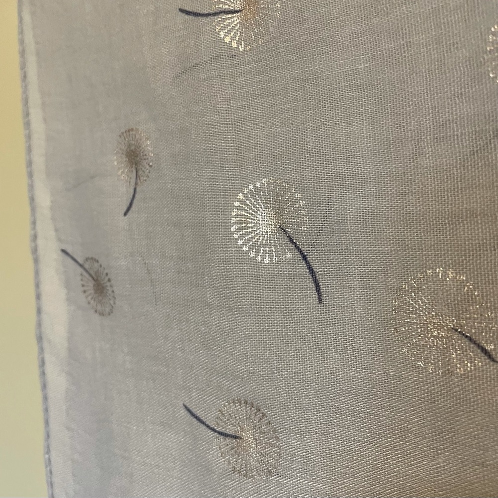 Cherie Bliss scarf metallic gold dandelion print light grey NWT - Picture 3 of 9